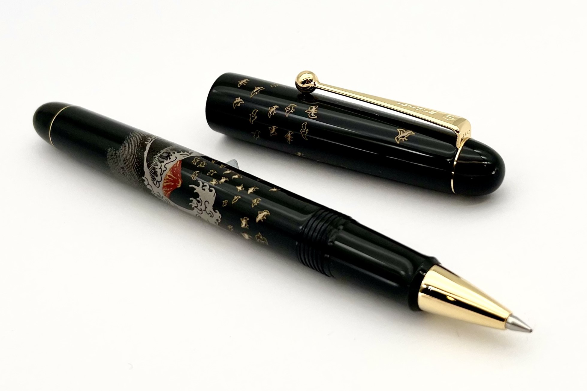 NamikiNipponArtMakieMtFujiWaveRB_E